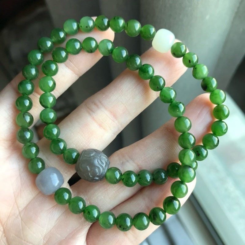 Cách chọn vòng ngọc phong thủy phù hợp cho người mệnh hỏa