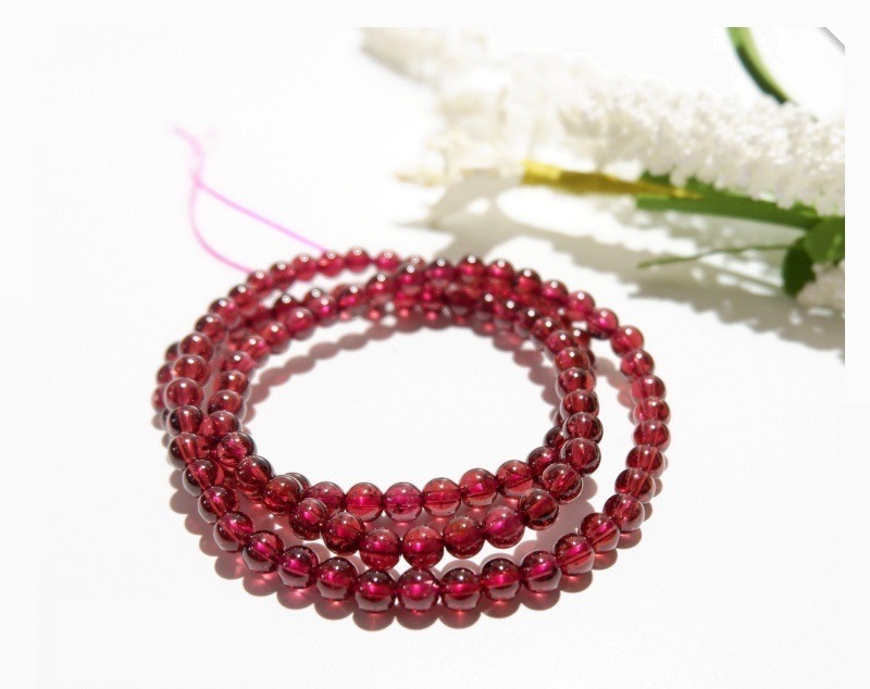 Chia sẻ cách bảo quản chuỗi vòng ngọc hộ mệnh luôn được bền đẹp