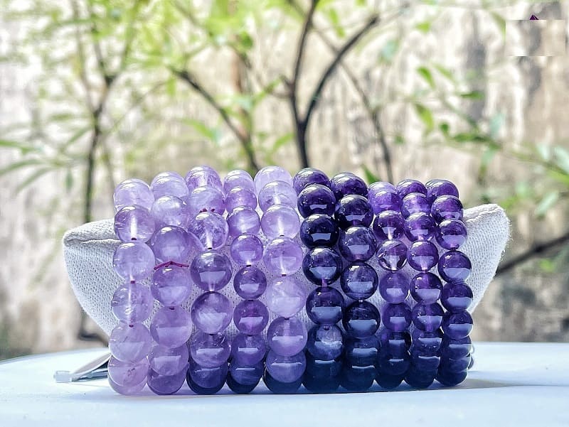 Đá thạch anh tím giúp thư giãn tâm trí và hỗ trợ thiền định