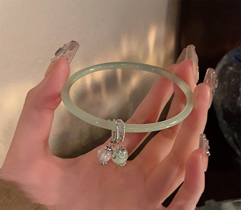 Trang sức ngọc cẩm thạch với vẻ đẹp rực rỡ