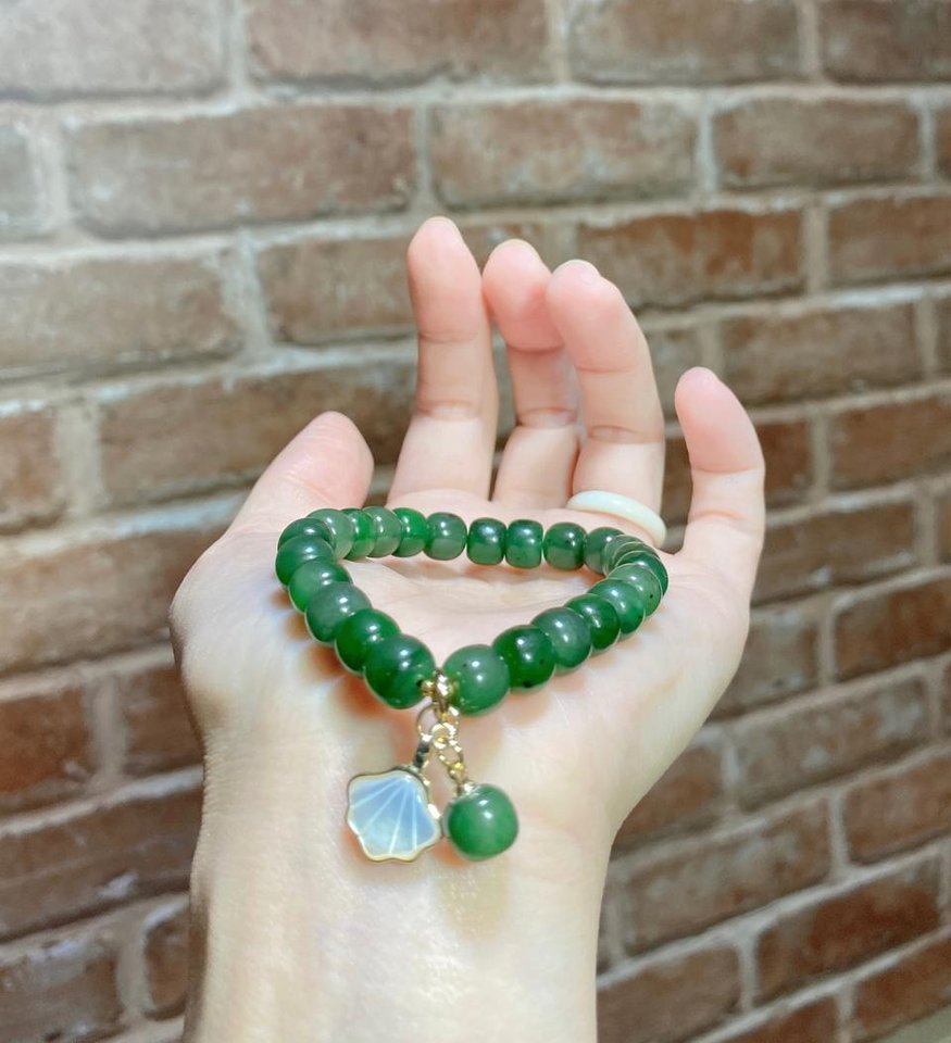 Trang sức ngọc tự nhiên chứa đựng sức mạnh phong thủy tốt đẹp