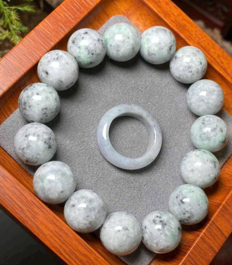 Ngọc nguyên khối mạnh hơn về năng lượng