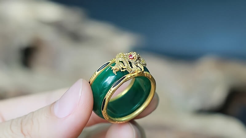 Tìm hiểu lý do nhẫn ngọc dành cho doanh nhân