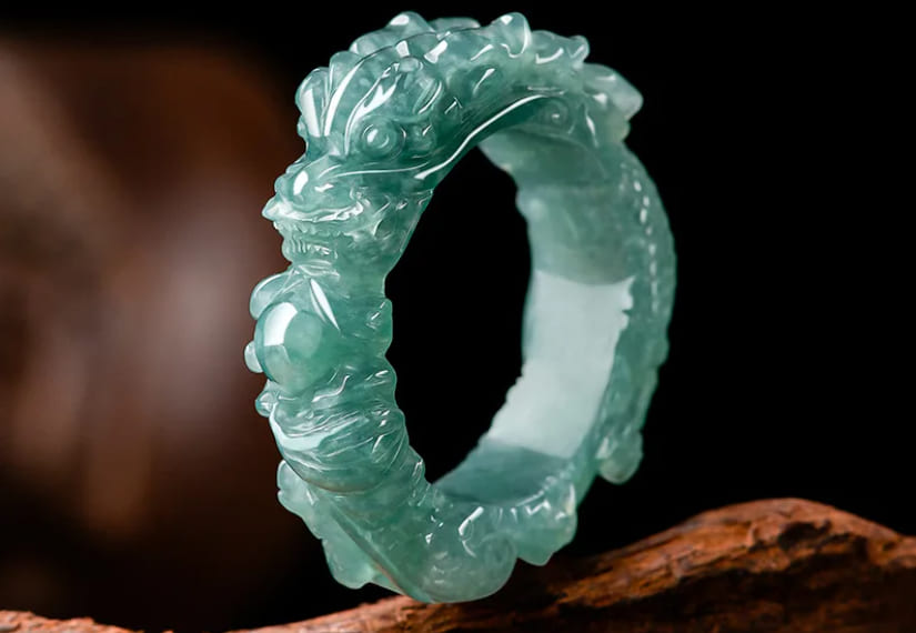 Chia sẻ cách chọn trang sức ngọc điêu khắc phù hợp