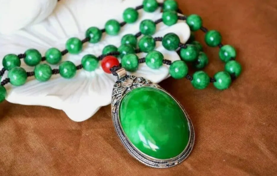 Tìm hiểu về nguồn gốc ngọc bích