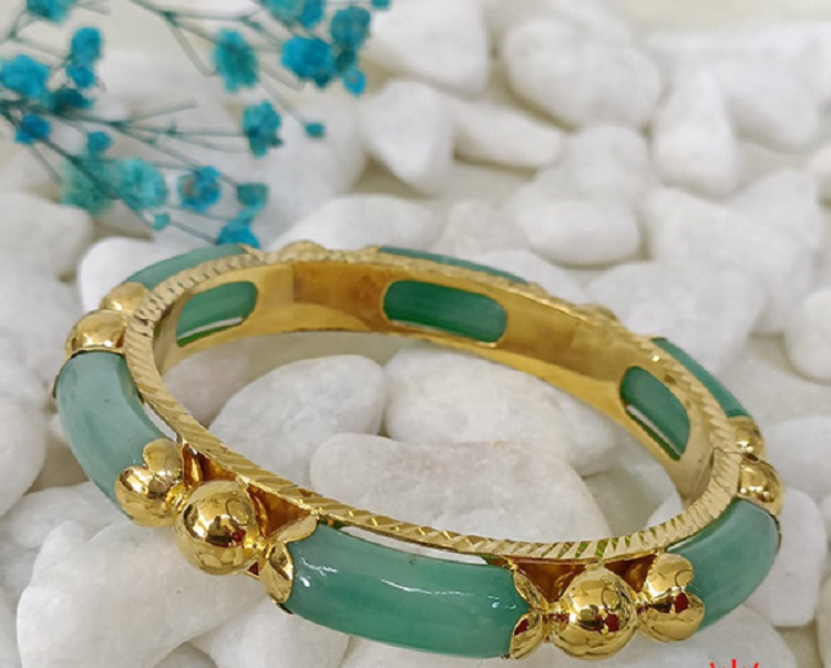 Vòng ngọc cẩm thạch - vẻ đẹp quý phái mang đến năng lượng tích cực