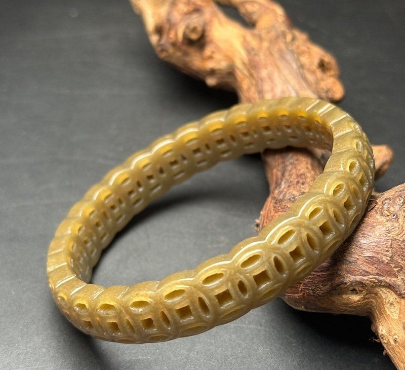 Tìm hiểu về ngọc hòa điền